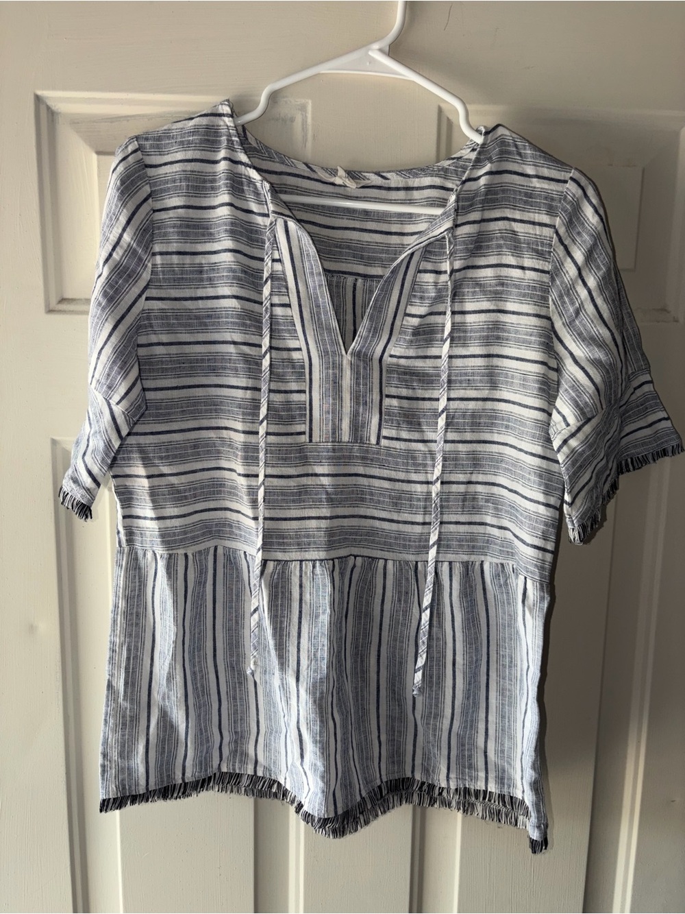 Caslon Women's Striped Fray Trim Keyhole Size S Boho Babydoll Top